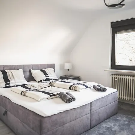 Lägenhet Maisonette Premium Mit Dachterrasse Fuer Business Und Familie